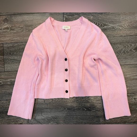 Banana Republic Light Pink Knit Cardigan, Size M - Picture 8 of 8
